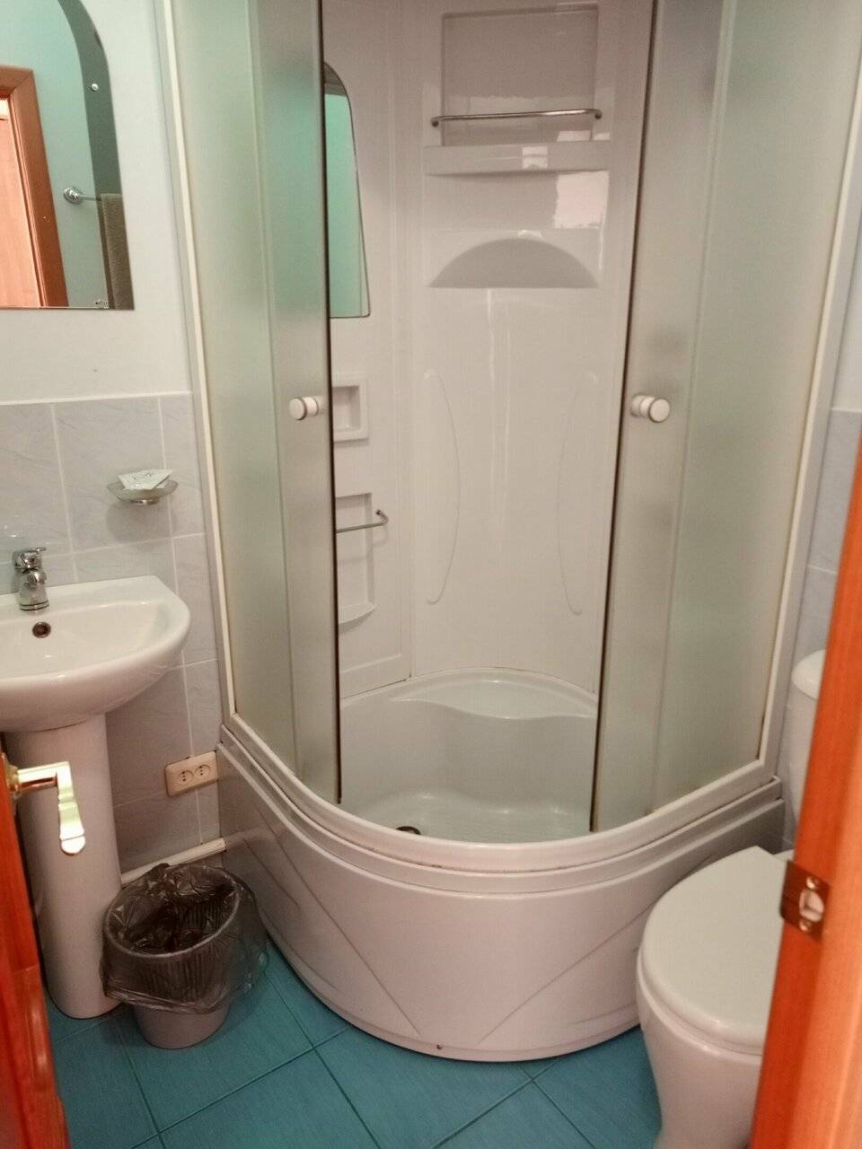 Фотографии номера Двухместный номер с 2 отдельными кроватями в Мини-отеле Флёр Углич